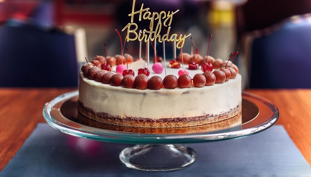 5 Best Birthday Cakes: A Curated List